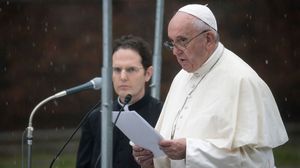 رأى البابا فرانسيس أن "السلام والاستقرار الدوليين لا يتماشيان مع أي محاولة لزرع الخوف من الدمار المتبادل"- جيتي