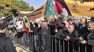اعتصم أهالي المعتقلين الأردنيين في السعودية سابقا أمام وزارة الخارجية ومجلس النواب ورئاسة الوزراء- عربي21