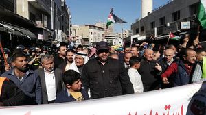 منظمو المسيرة طالبوا بـ"استرداد الدولة سلطة وموارد وبناء دولة القانون والمؤسسات"- عربي21
