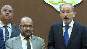 وزير الخارجية الأردني مع مسؤولي اتحاد الوكالة بعد التوصل لاتفاق ينهي الإضراب- يوتيوب