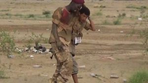 صورة نشرها الحوثيون لأحد عناصر خلال إسعاف جندي سوداني- تويتر