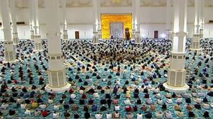 وباء كورونا يجبر إدارة مسجد الجزائر الأعظم على تعليق صلاة الجمعة بعد افتتاحه بأسبوع- (تويتر)
