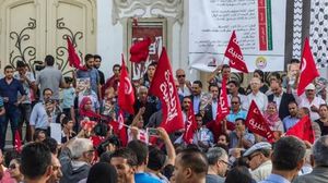 أحمد القاسمي.. هكذا تعامل الرئيس التونسي الراحل الباجي قايد السبسي مع الجبهة الشعبية (الأناضول)