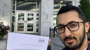 عبدالله العودة من ضمن من قاموا بتسليم الوثيقة للسفارة في واشنطن- حسابه عبر تويتر