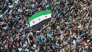 اقتصر الحضور الدولي في أعوام الثورة الأولى على التصريحات والمواقف السياسية في حين كانت إيران ترسل مليشيات لدعم الأسد- يوتيوب