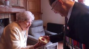 التقى البريطاني ريغ، البالغ من العمر 99 عاما، بالفرنسية هوغيت، بموعد عاطفي بعد 78 عاما- بي بي سي