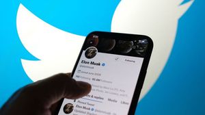  أعلن ماسك عن تسريح نحو نصف موظفي "تويتر"، وهو يسعى الآن لإيجاد مصادر إيرادات جديدة- جيتي