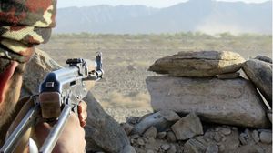 حث وزير الدفاع اليمني على رفع الجاهزية القتالية والاستعداد لهزيمة الحوثيين - جيتي