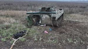 آلية روسية تركها الجنود وفروا شرق أوكرانيا- حسابات أوكرانية