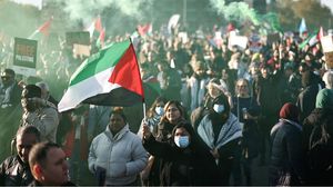 المتظاهرون طالبوا البرلمان والحكومة بتبنى وقف فوري لإطلاق النار في غزة- جيتي