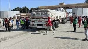 انقطاع الوقود يمنع دخول المساعدات لغزة -الأناضول