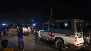 سلمت "القسام" الأسرى إلى الصليب الأحمر قبل نقلهم إلى مصر عبر معبر رفح- جيتي