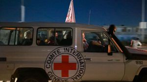 بحسب الصليب الأحمر فإن المحتجزين الإسرائيليين في طريقهم إلى معبر رفح جنوب قطاع غزة- جيتي