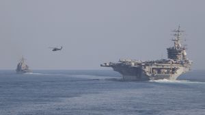 حاملة الطائرات "آيزنهاور" أثناء عبورها مضيق هرمز إلى الخليج العربي- القيادة المركزية الأمريكية