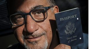 اكتشف الطبيب أنه تم تجريده من الجنسية عندما تقدم بطلب لتجديد جواز سفره- إكس 
