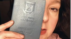 بينيفولسكي: تقدمت بطلب للتخلي عن جنسيتي الإسرائيلية في القنصلية في تورنتو - انستغرام 
