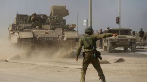 دخلت دبابات وآليات الاحتلال من عدة محاور في قطاع غزة لكن التركيز انصب على غزة في محاولة للاستفراد بها وعزلها عن جنوب القطاع- جيتي