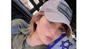 المجندة الإسرائيلية نشرت عدة صور لها بعد العدوان على غزة وهي ترتدي الزي العسكري- حسابها الرسمي