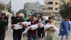 فلسطينيون يشيعون شهداء سقطوا بقصف الاحتلال- الأناضول