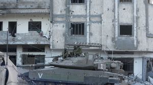 وأكدت القوات قصفها الصاروخي اليومي لتجمع آليات الاحتلال في صوفا وناحال عوز، والتجمعات في الساحات المفتوحة في مدينة غزة - جيتي 