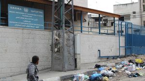 النفايات أمام مقر وكالة الغوث في مخيم طول كرم -عربي21