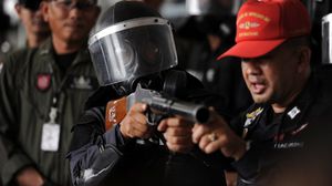 الأمن التايلندي يطلق الغاز المسيل للدموع على متظاهري المعارضة - ا ف ب