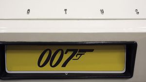 لوحة ارقام الجاسوس البريطاني الشهير "007" - أ ف ب