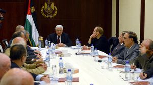 اللجنة التنفيذية لمنظمة التحرير الفلسطينية في اجتماعها مع عباس - الأناضول