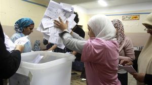 صورة خلال فرز انتخابات الرئاسة المصرية 2012 والتي فاز فيها مرسي - ارشيفية