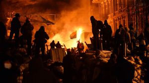 اشتباكات بين متظاهري المعارضة وقوات الأمن الأوكرانية - ا ف ب