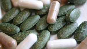  تناول جرعات يومية كبيرة من الفيتامين "إيه" يساعد على إبطاء الزهايمر (تعبيرية)