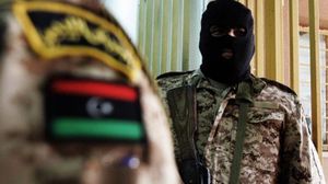 أفراد من القوات الخاصة الليبية يتحدثون لوكالات أنباء عقب الحادثة - ا ف ب