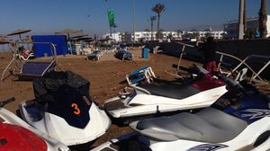 أضرار ناجمة عن الأمواج العالية على الشاطئ في المغرب - عربي 21