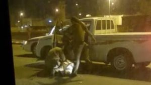غضب بالسعودية بعد ركل شرطي لمواطن - أرشيفية