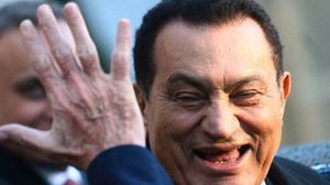 ظهر المخلوع حسني مبارك وبعض أزلامه مؤخرا في عدة مناسبات اجتماعية وإعلامية - أرشيفية