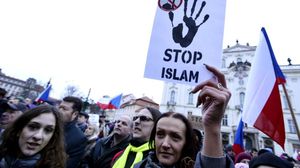 مظاهرة معادية للإسلام في فرنسا - أرشيفية