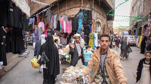 يخشى اليمنيون نفاد المواد الغذائية نتيجة الحظر الجوي والبحري - الأناضول