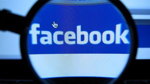 نفت فيسبوك في بيان علاقة أي جهة خارجية بالعطل المؤقت - أرشيفية