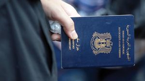 أصبح حصول السوريين المغتربين على جواز السفر حلماً للكثيرين منهم