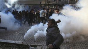 اشتباكات عنيفة بين الشرطة ومحتجين في كوسوفو