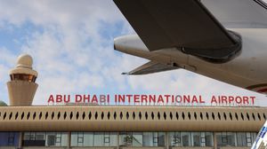  أغلق مطار أبو ظبي لأكثر من ساعة - أرشيفية