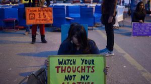 متظاهرون هنود ينددون بجريمة اغتصاب جماعية لطالبة ما أدى لوفاتها - أ ف ب