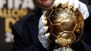 جورج وياه هو الوحيد الذي أهدى الكرة الذهبية للقارة الأفريقية عام 1995 - غوغل