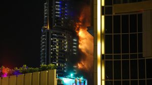  الحريق اندلع في الطبقة العشرين من الفندق الفخم، ولم يمتد إلى الأقسام الداخلية منه - الأناضول 