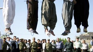 تقوم السلطات الإيرانية بتنفيذ أحكام الإعدام في الساحات العامة - أرشيفية