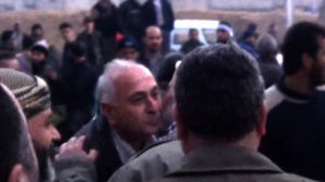 لحظة الإفراج عن 11 شخصا من أهالي يلدا بريف دمشق بعدما كانوا معتقلين لدى تنظيم الدولة - يوتيوب