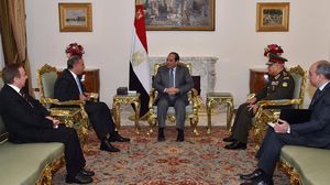 وزير الدفاع العراقي أثناء لقائه برئيس الانقلاب في مصر- فيسبوك