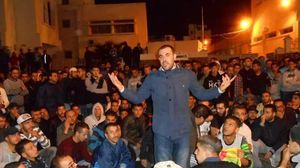 زفزافي يلقي كلمة أمام حشد من الشباب المحتج في شمال المغرب- فسيبوك