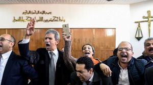 احتفالات تعم قاعة المحكمة الإدارية العليا في القاهرة عقب الحكم ببطلان اتفاقية الترسيم- أ ف ب 
