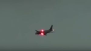 لحظة ضرب الصاعقة بالطائرة المنطلقة من مطار موسكو قبل أيام- يوتيوب